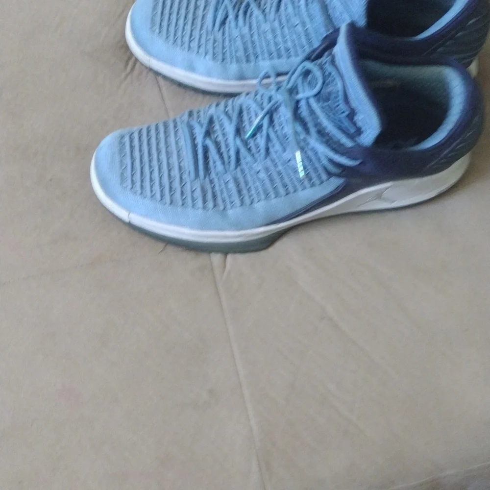 Shoe - Picture 4 of 7